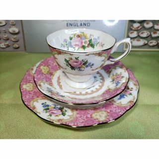 ロイヤルアルバート(ROYAL ALBERT)のロイヤルアルバート　レディカーライル　カップ＆ソーサー＆18cmプレート　④(食器)