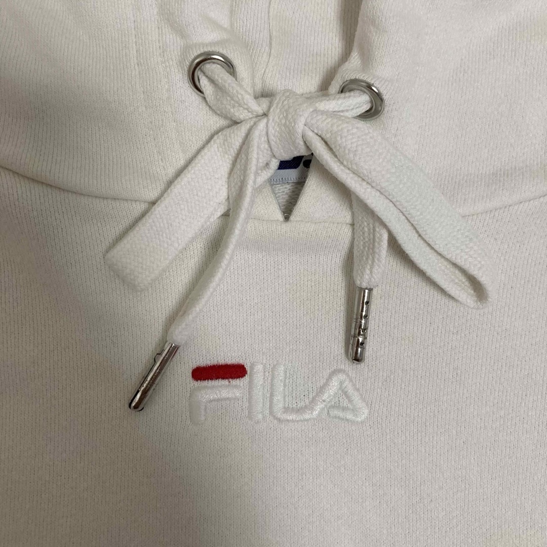 FILA(フィラ)のFILA MERCURYDUO  コラボ　パーカー　クロップド丈　ショート丈　白 レディースのトップス(パーカー)の商品写真