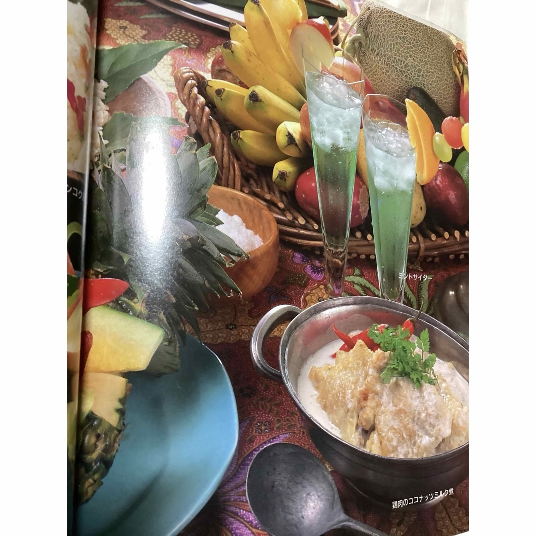 くだものの本　果物の知識　切り方　むき方　料理とお菓子 エンタメ/ホビーの本(料理/グルメ)の商品写真