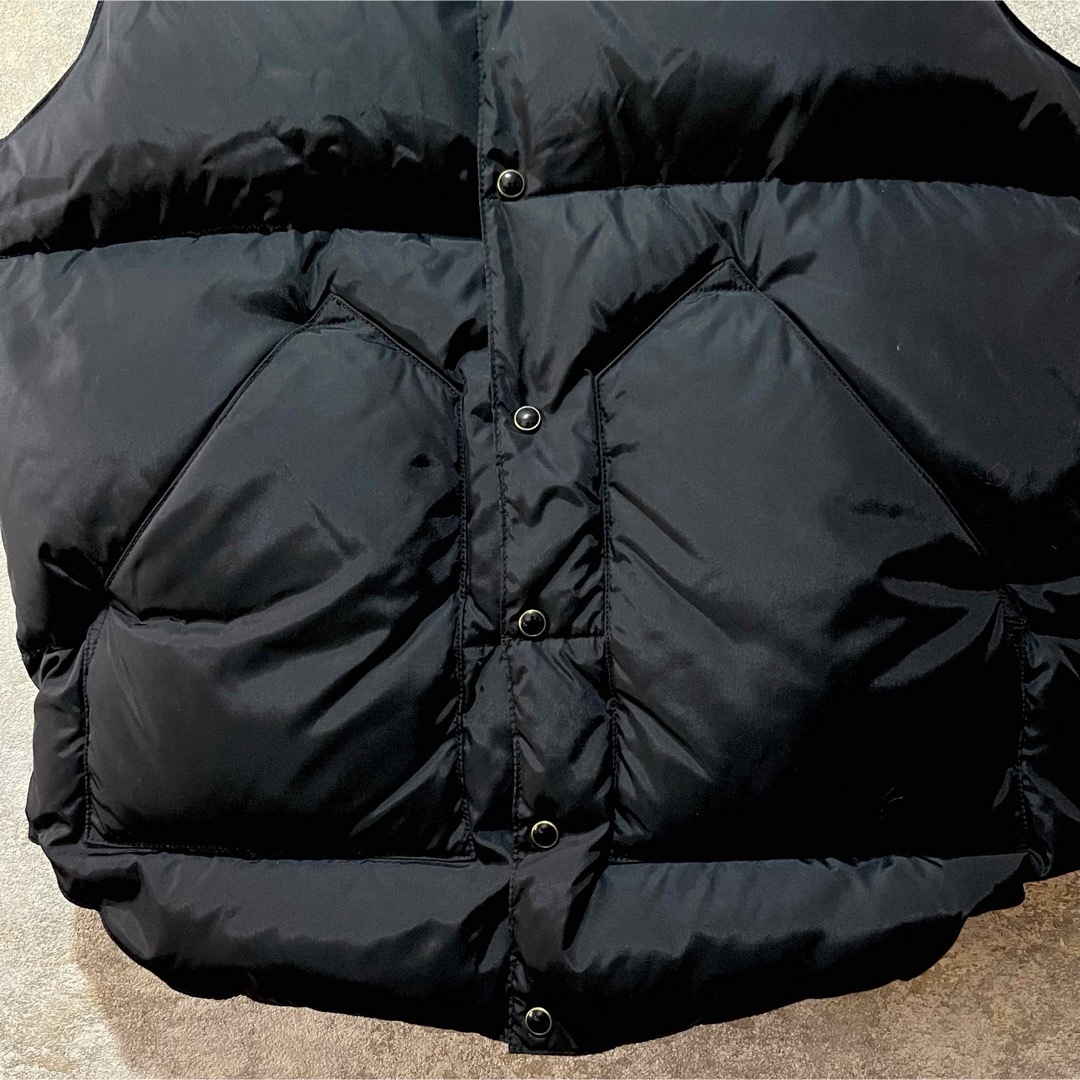 Rocky Mountain Featherbed(ロッキーマウンテンフェザーベッド)のRocky Mountain Featherbed クリスティーベスト メンズのジャケット/アウター(ダウンベスト)の商品写真