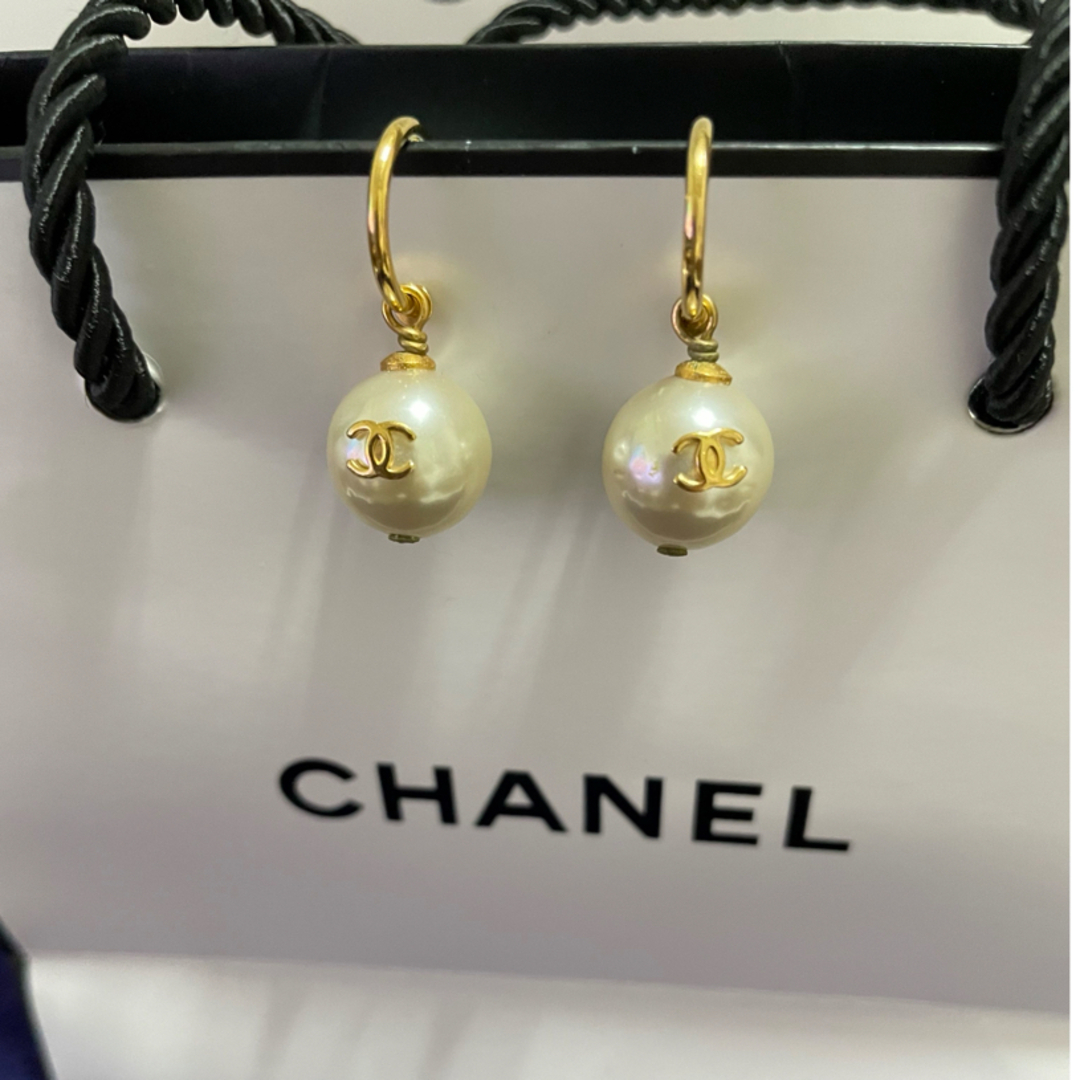 シャネル パールピアス 値下げしました。ピアス - www.dibrass.com