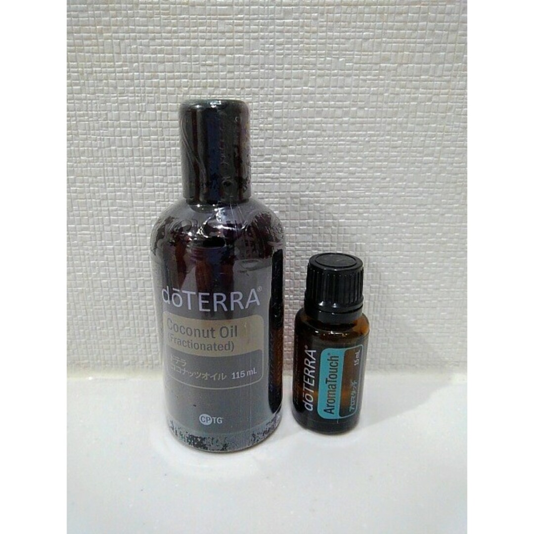 doTERRA(ドテラ)の【おまとめ価格】ドテラ　アロマタッチ＆ココナッツオイル コスメ/美容のリラクゼーション(エッセンシャルオイル（精油）)の商品写真