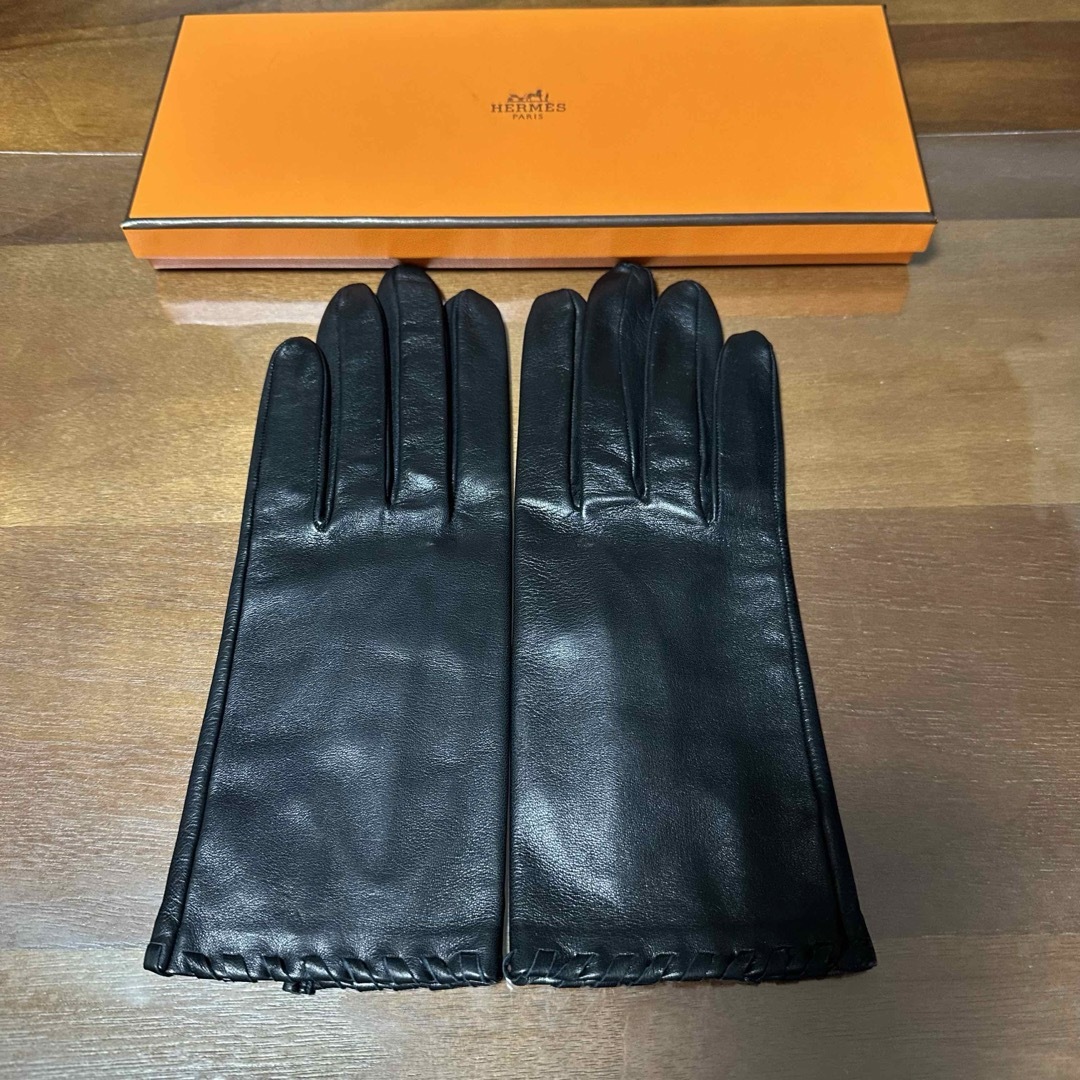 Hermes(エルメス)のエルメス　手袋　グローブ　ラムレザー　7 未使用　黒　シャネル　フォクシー レディースのファッション小物(手袋)の商品写真