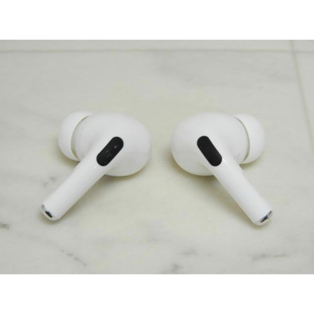 APPLE AirPods Pro ノイズキャンセリング付完全ワイヤレスイヤホン スマホ/家電/カメラのオーディオ機器(ヘッドフォン/イヤフォン)の商品写真