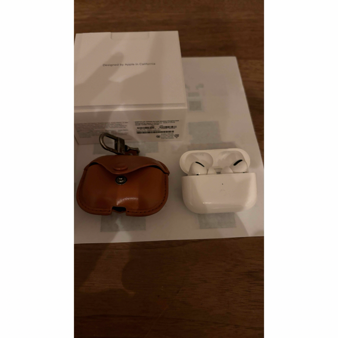 APPLE AirPods Pro ノイズキャンセリング付完全ワイヤレスイヤホン スマホ/家電/カメラのオーディオ機器(ヘッドフォン/イヤフォン)の商品写真