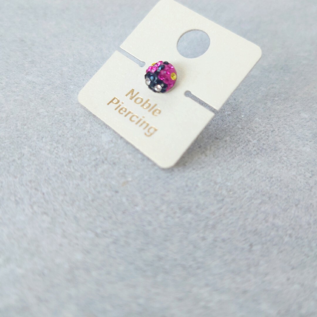 【ラスト1点】【新品】クリスタルカラフルてんとう虫ボディピアス　ピンク　16G メンズのアクセサリー(ピアス(片耳用))の商品写真