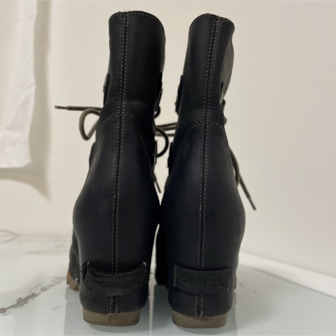 SOREL(ソレル)のSOREL ジョアンオブアークティックウェッジミッド ブラック レディースの靴/シューズ(ブーツ)の商品写真