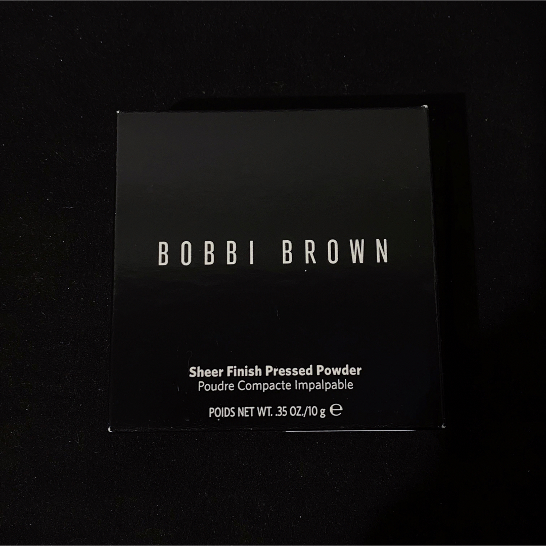 BOBBI BROWN(ボビイブラウン)のボビイ ブラウン   シアーフィニッシュ　プレストパウダー 05 ソフトサンド コスメ/美容のベースメイク/化粧品(フェイスパウダー)の商品写真