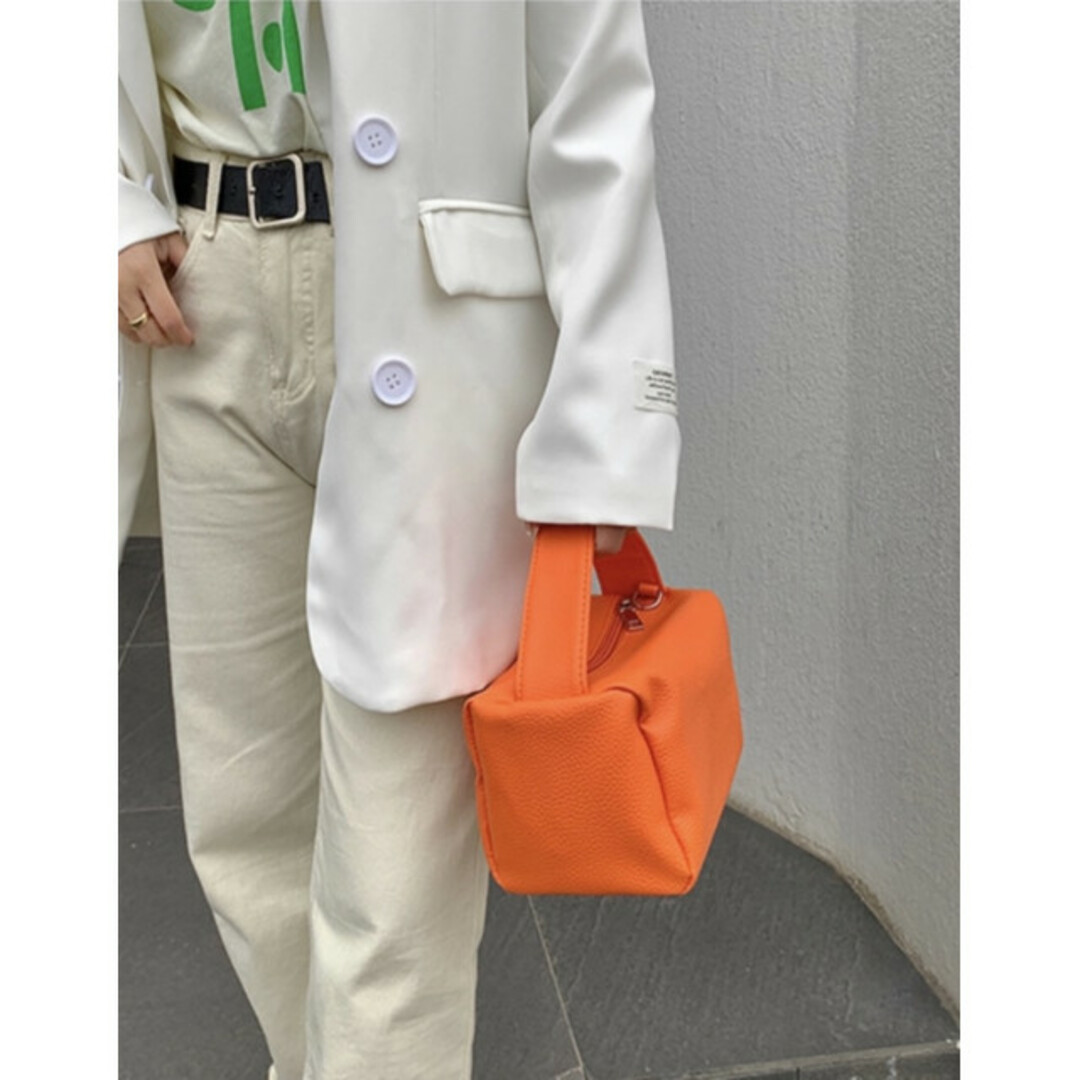 新春SALE‼️スクエア ボックス ショルダーバッグ オレンジ 斜めがけ レディースのバッグ(ショルダーバッグ)の商品写真
