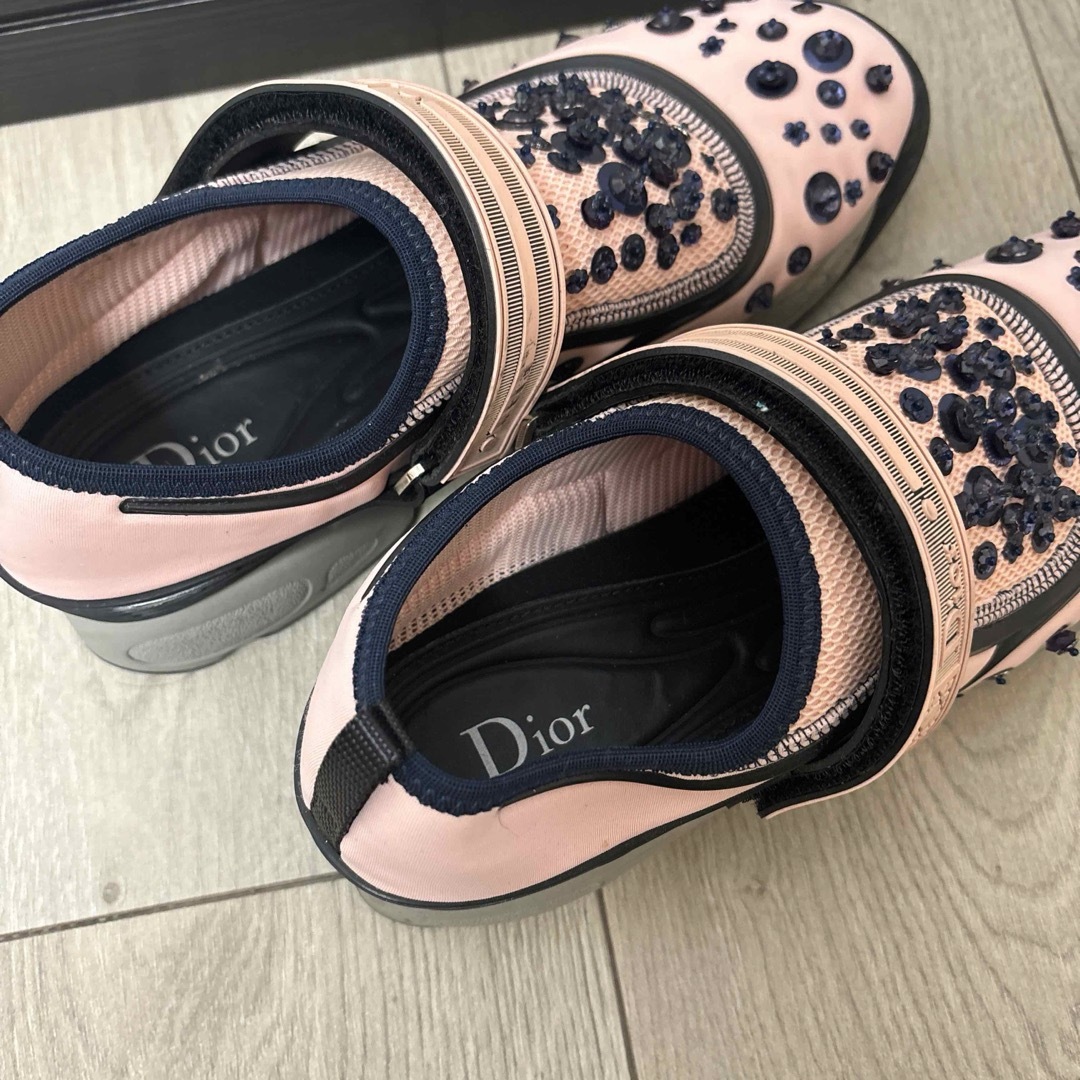 Christian Dior(クリスチャンディオール)のお値下げ！！Dior ビジュースニーカー 美品 レディースの靴/シューズ(スニーカー)の商品写真