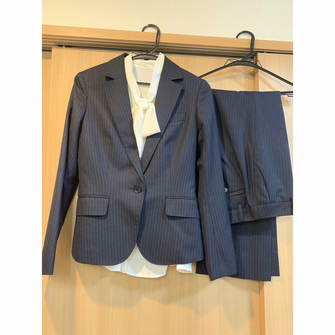 THE SUIT COMPANY(スーツカンパニー)のスーツカンパニー　パンツスーツセットアップ　リクルートや卒業式など レディースのフォーマル/ドレス(スーツ)の商品写真