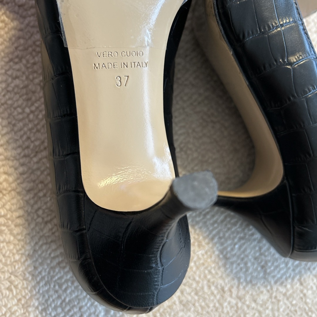 NEBULONI E.(ネブローニ)のNebuloni E. 黒パンプス レディースの靴/シューズ(ハイヒール/パンプス)の商品写真