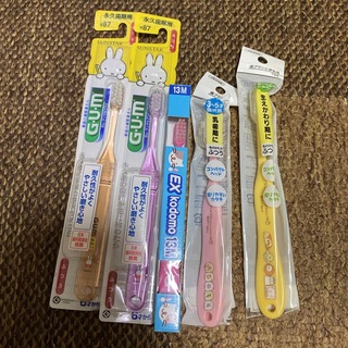 サンスター(SUNSTAR)の新品 自宅保管 女の子 歯ブラシセット 5本(歯ブラシ/歯みがき用品)