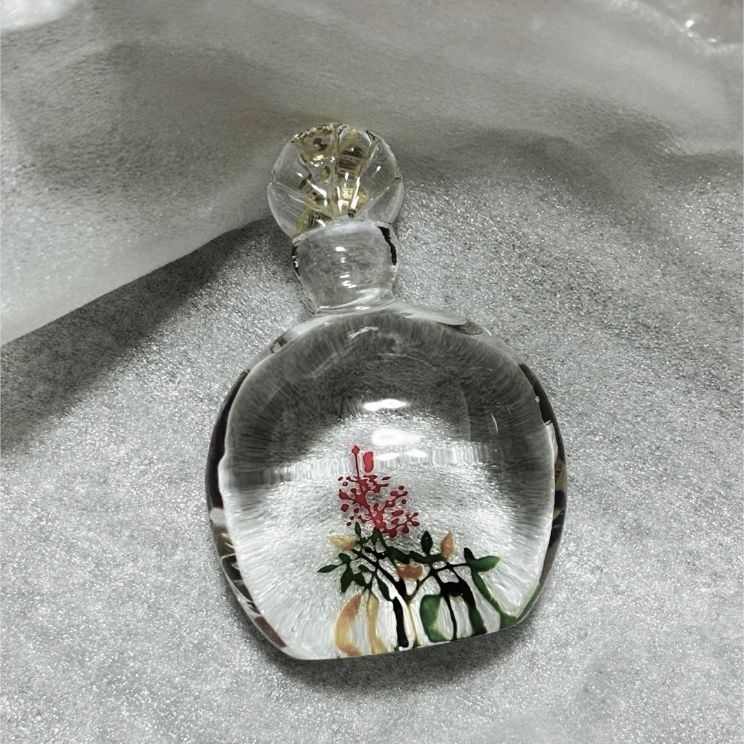 ガラス 作家 金津沙矢香 さん ガラスのお雛様 南天のおひな様の ガラス 作家 金津沙矢香 さん ガラスのお雛様 南天のおひな様の