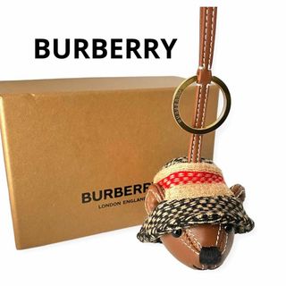 バーバリー(BURBERRY)の【特別価格】極美品❤︎BURBERRYトーマスベア チャーム インバケットハット(キーホルダー)