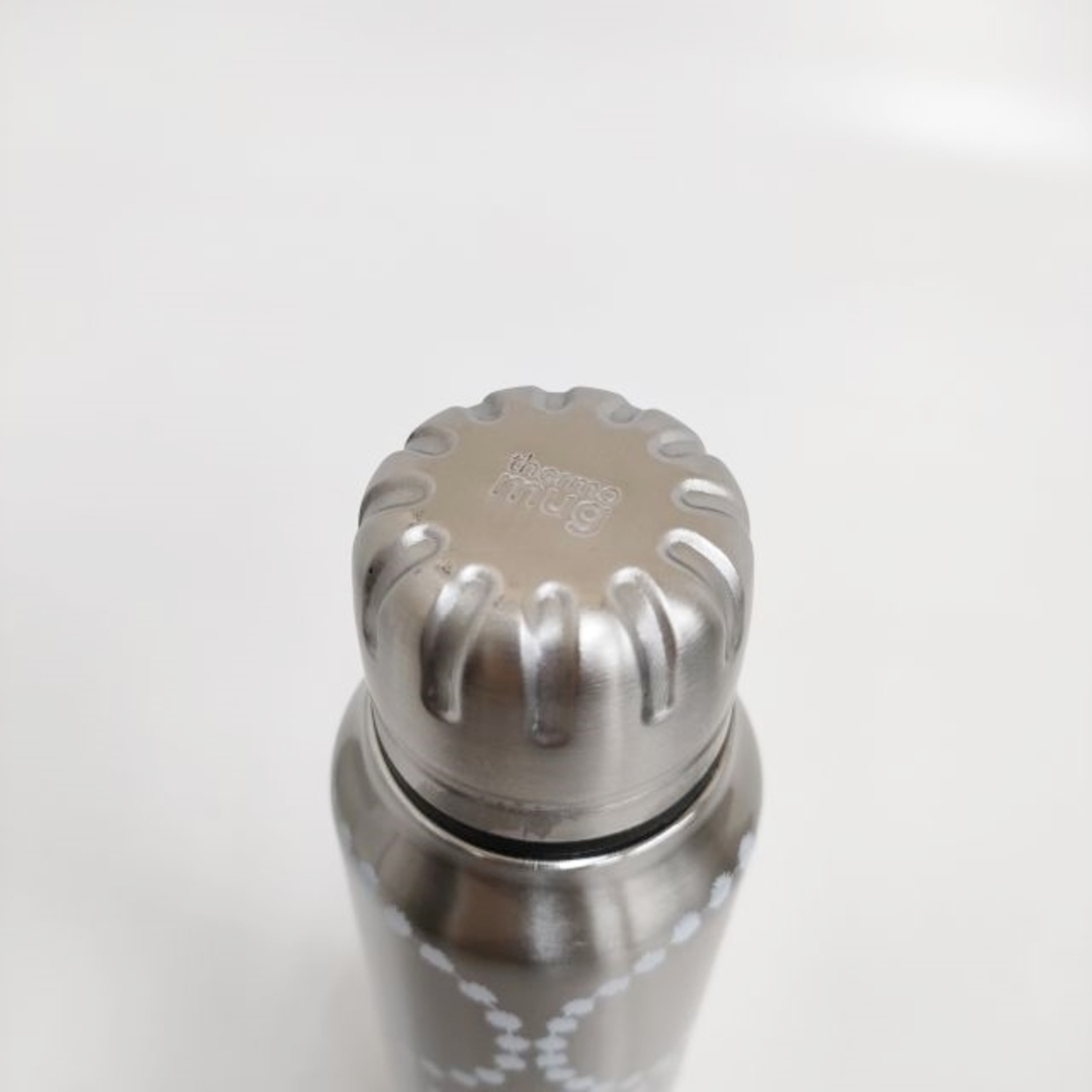 mina perhonen(ミナペルホネン)のmina perhonen 新品 tambourine thermo mug Umbrella Bottle 水筒 ボトル タンブラー シルバー ミナペルホネン【中古】4-0115G♪ インテリア/住まい/日用品のキッチン/食器(弁当用品)の商品写真