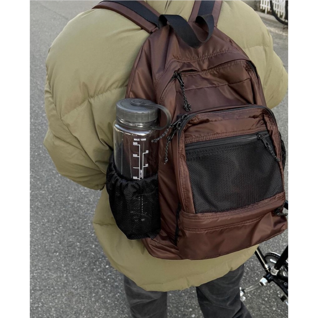 STUSSY(ステューシー)の未使用 BEDLAM DAILY BACKPACK MAROON リュック メンズのバッグ(バッグパック/リュック)の商品写真