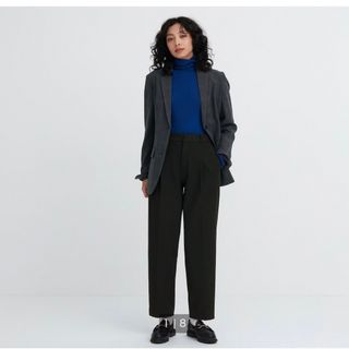 ユニクロ(UNIQLO)の完売品 ヒートテック タックテーパードパンツ（丈標準68～70cm）(カジュアルパンツ)