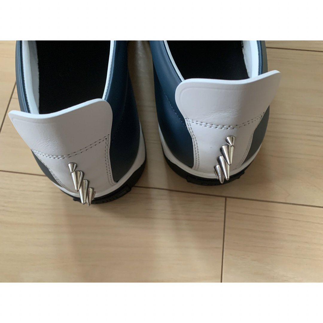 FENDI(フェンディ)の【チャン様専用】 スリッポン グレー&ネイビー　24cm メンズの靴/シューズ(スニーカー)の商品写真