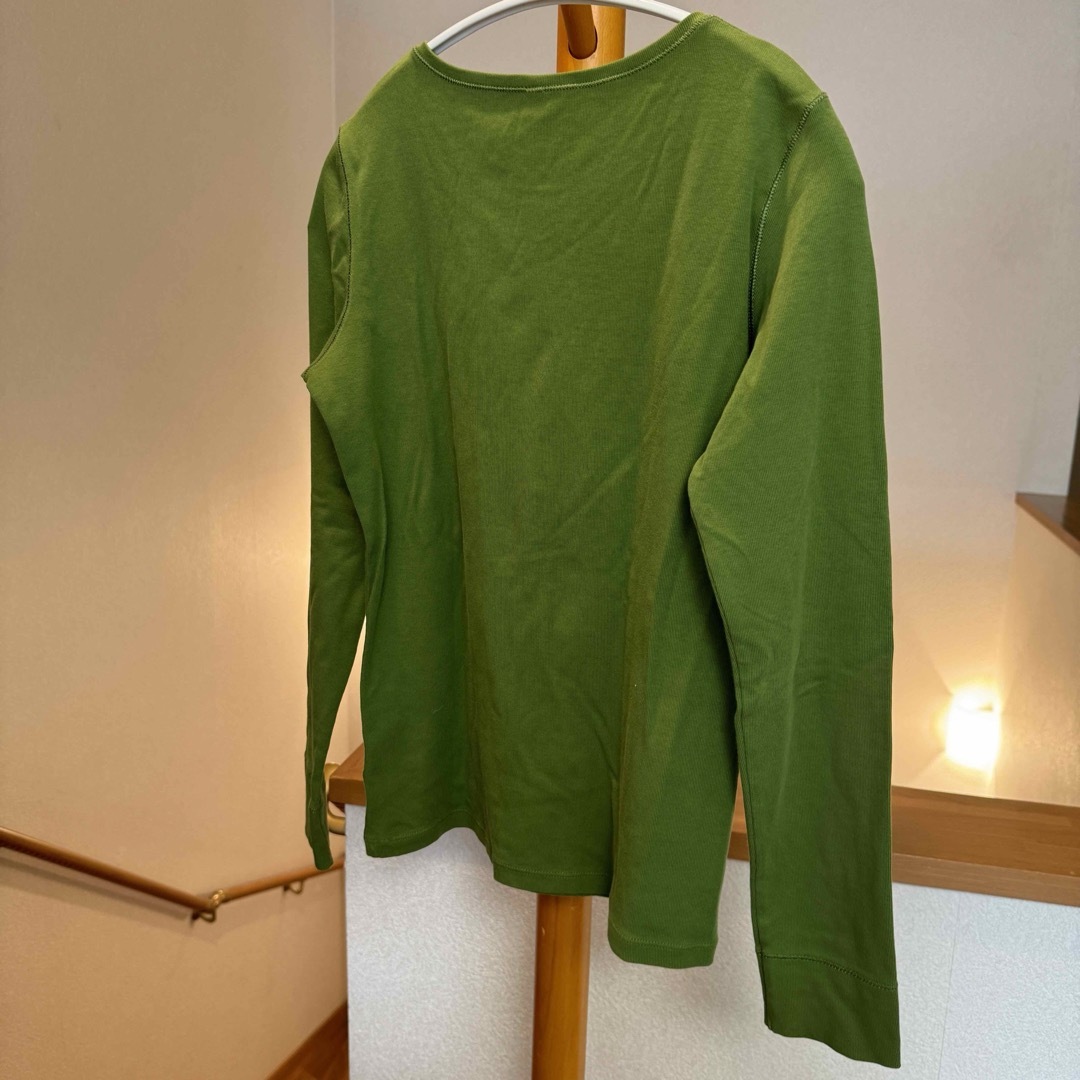 UNIQLO(ユニクロ)のUNIQLOカットソー 長袖  黄緑 レディースのトップス(Tシャツ(長袖/七分))の商品写真