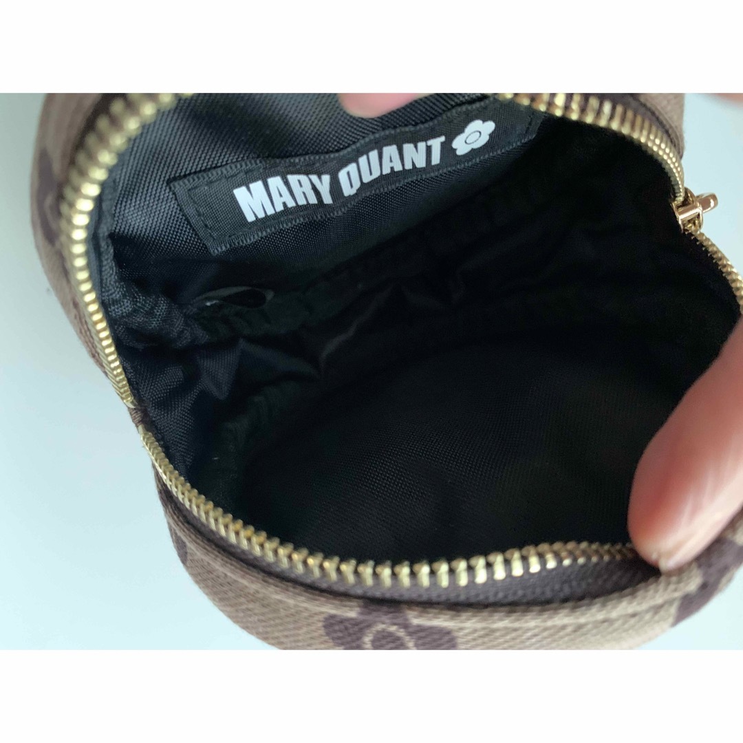 MARY QUANT(マリークワント)の新品！マリークワント モノグラム ジャカード サークル ポーチ　ブラウン レディースのファッション小物(ポーチ)の商品写真