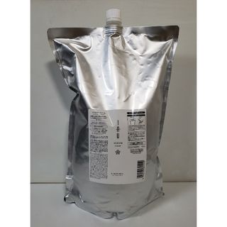 ルベル(ルベル)の新品 ルベル イオセラム クリーム トリートメント 2500mL 業務用詰め替え(トリートメント)