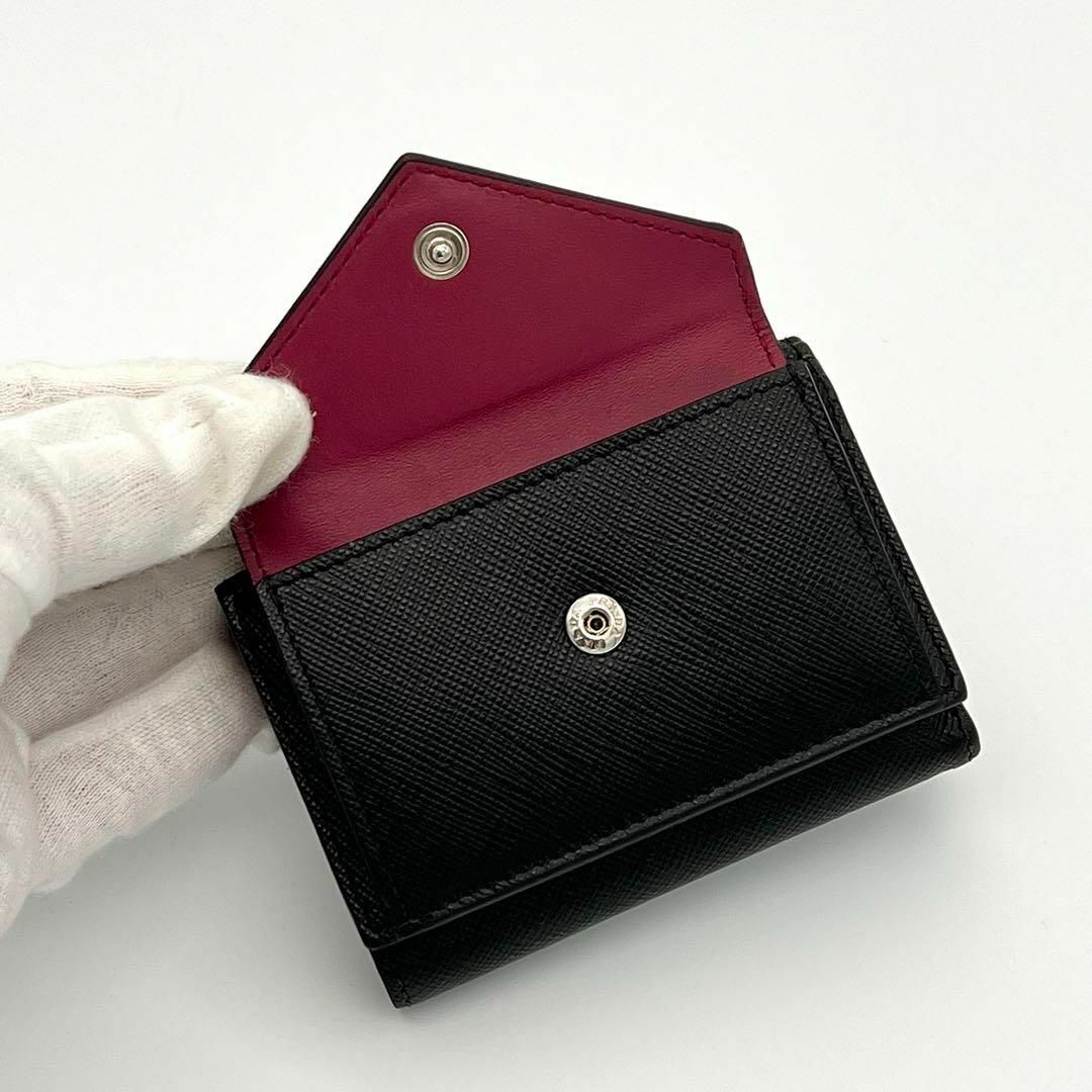 ✨極美品✨プラダ 三つ折り財布 サフィアーノレザー 黒 ミニウォレット レター