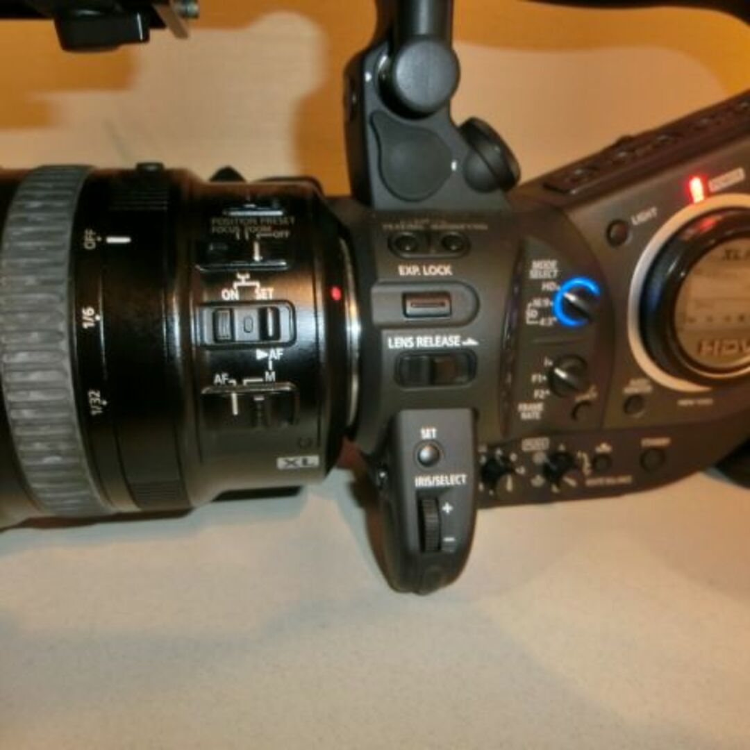 Canon(キヤノン)のキャノンHDビデオカメラレコーダーXL-H1（完動品）定価100万 スマホ/家電/カメラのカメラ(ビデオカメラ)の商品写真