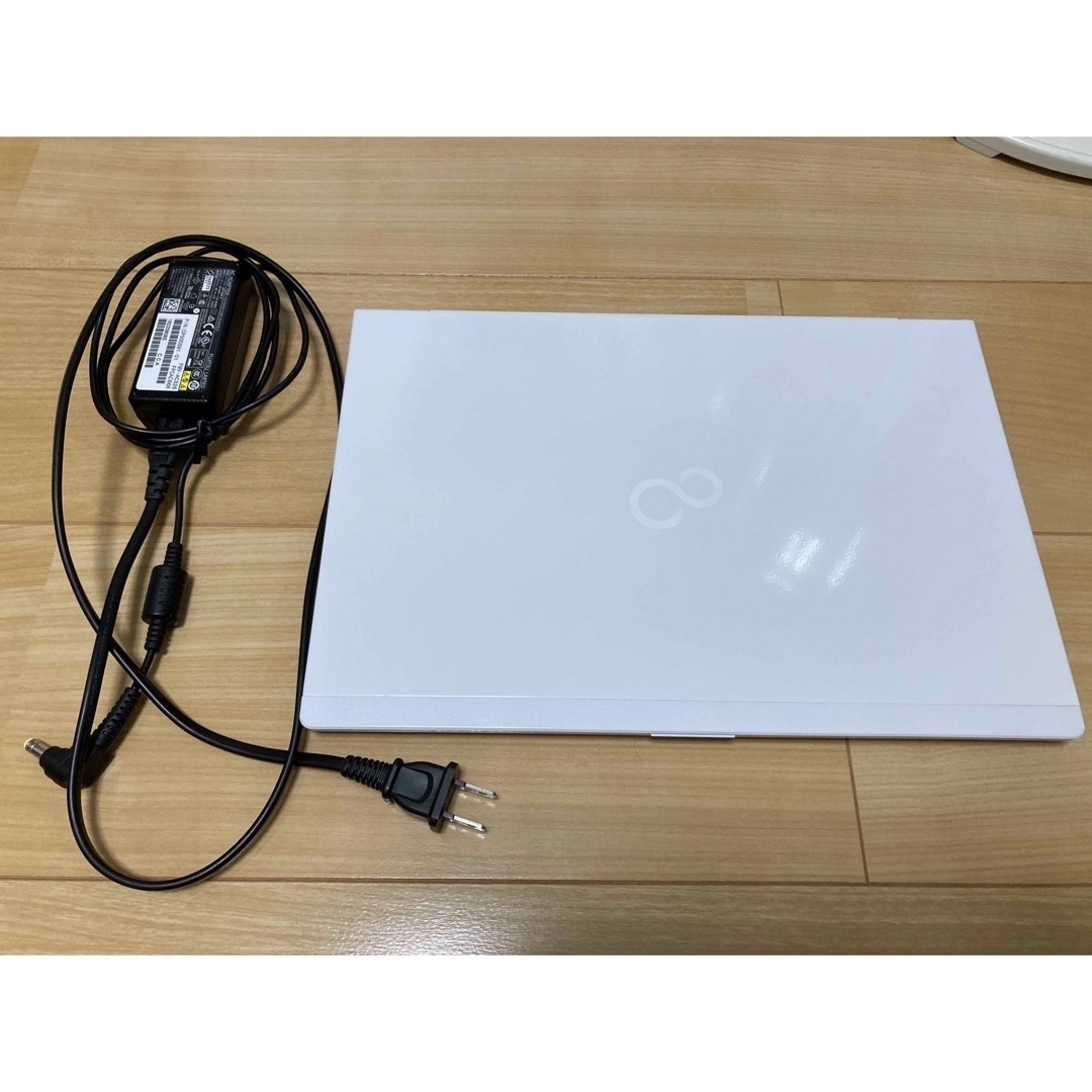 Fujitsu Lifebook UH90/B3 ノートパソコン Fujitsu Lifebook UH90/B3 ノートパソコン