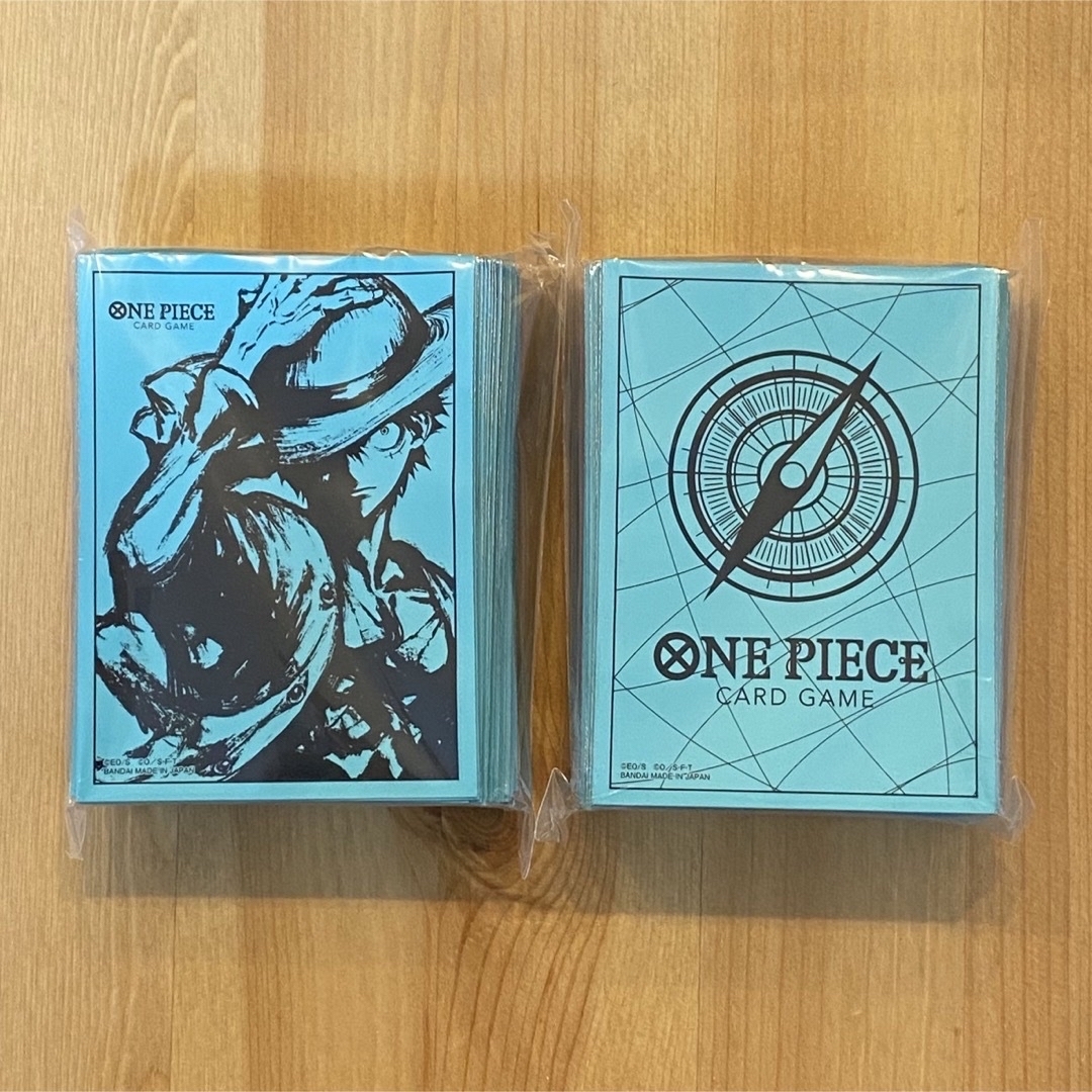 ONE PIECE(ワンピース)のワンピースカードゲーム 1周年セット スリーブ プレイマット  エンタメ/ホビーのトレーディングカード(Box/デッキ/パック)の商品写真
