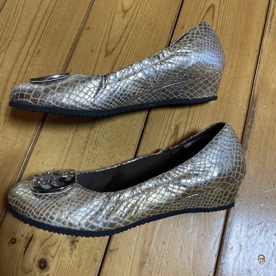 Casual Monet モネ パンプス ウエッジ 24cm GOLD レディースの靴/シューズ(ハイヒール/パンプス)の商品写真