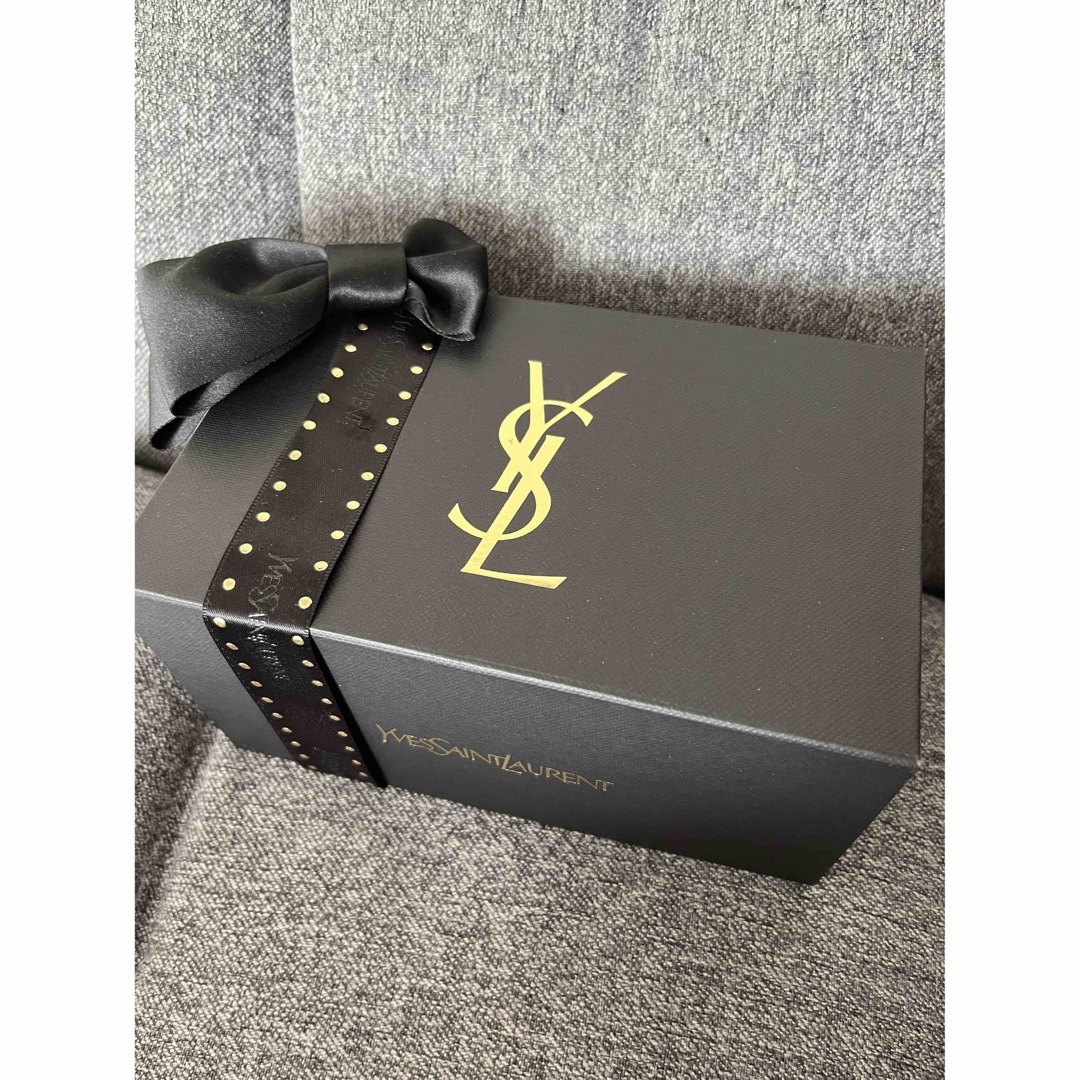 Yves Saint Laurent(イヴサンローラン)のイブサンローラン　ギフトボックス レディースのバッグ(ショップ袋)の商品写真