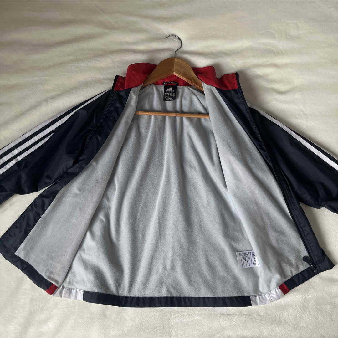 adidas(アディダス)のadidas ウィンドブレーカー size130 キッズ/ベビー/マタニティのキッズ服男の子用(90cm~)(ジャケット/上着)の商品写真