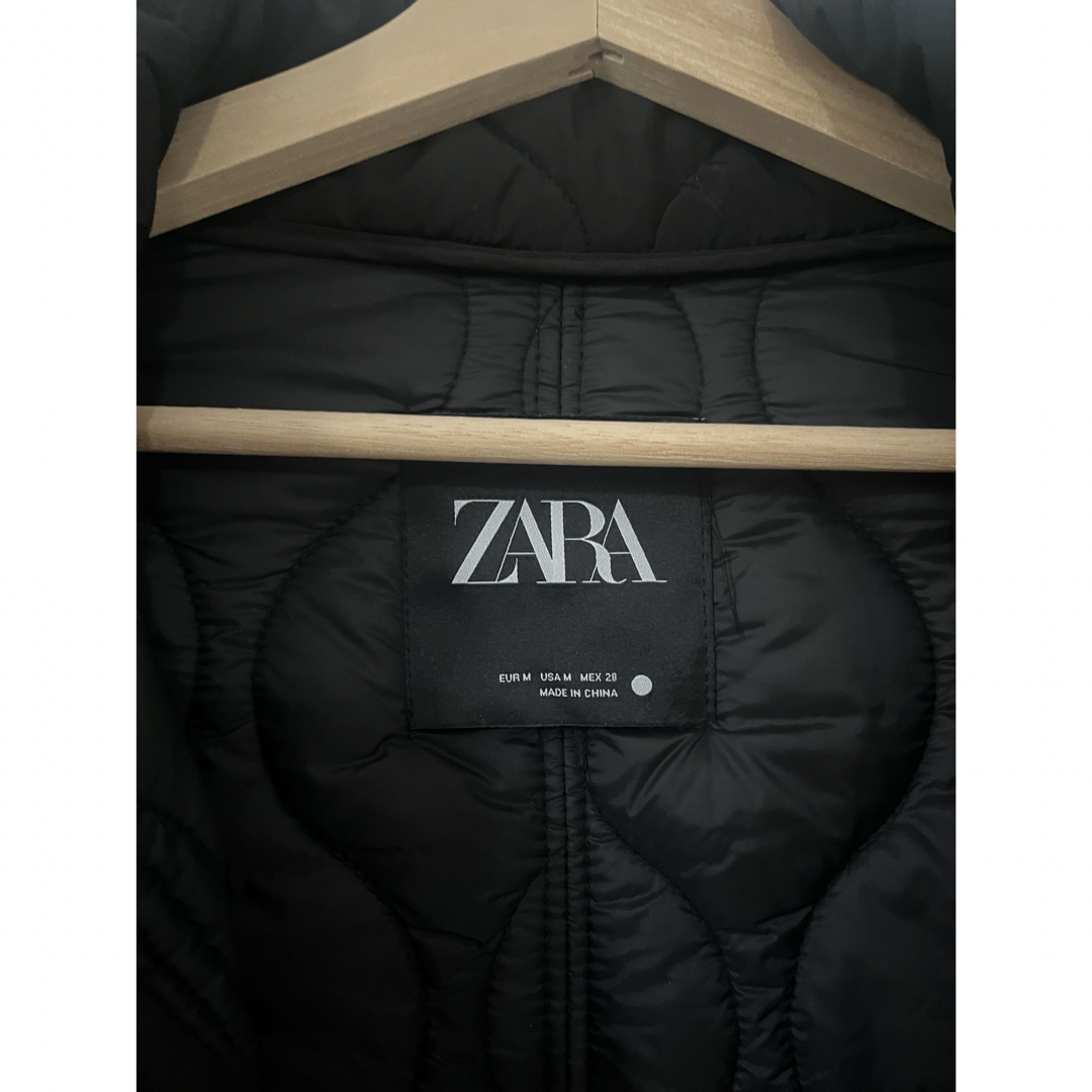 ZARA(ザラ)のZARA キルティングジャケット　ブラック レディースのジャケット/アウター(ダウンジャケット)の商品写真