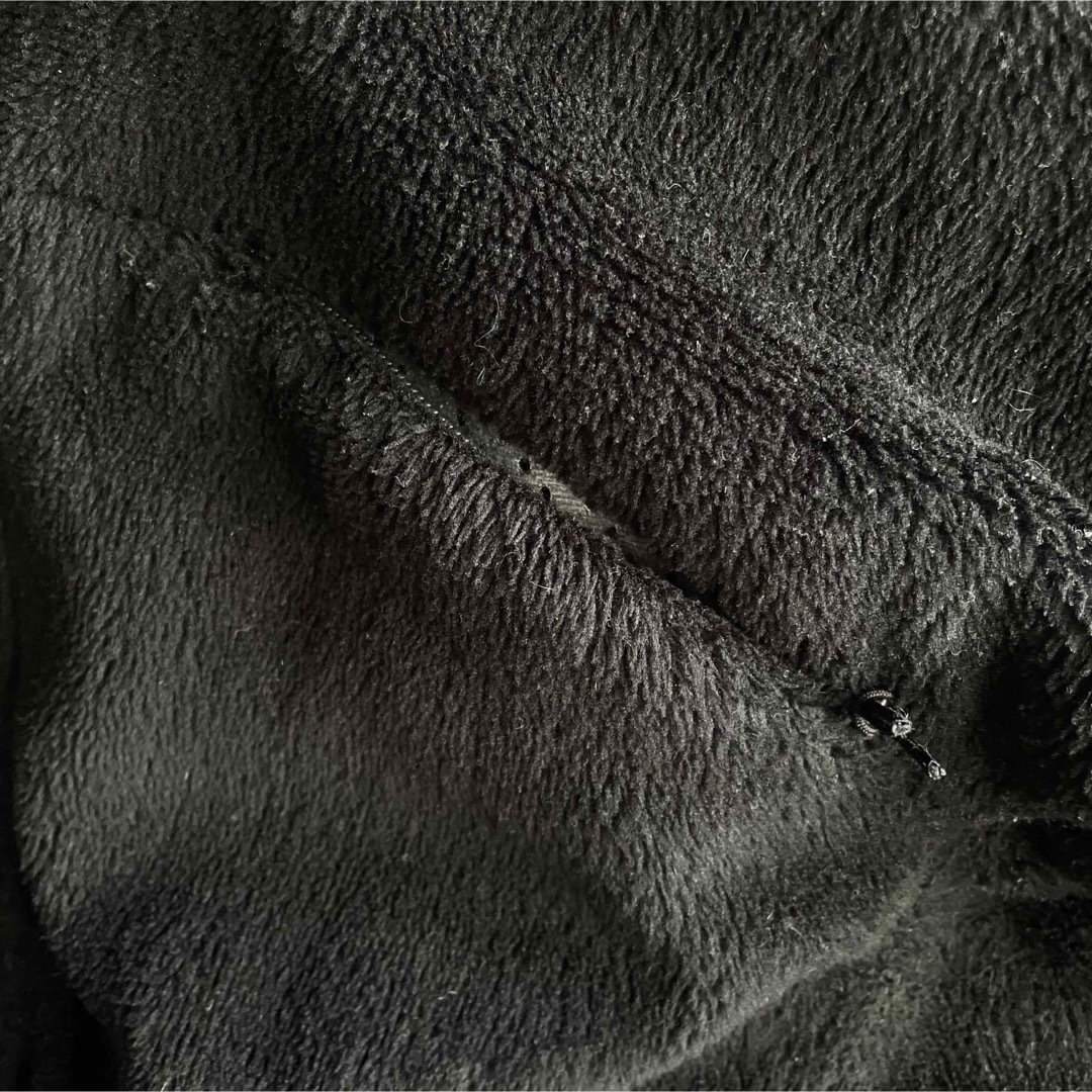 patagonia(パタゴニア)のUSA製patagoniaパタゴニア黒 R4 フリース M 廃盤 メンズのジャケット/アウター(ブルゾン)の商品写真