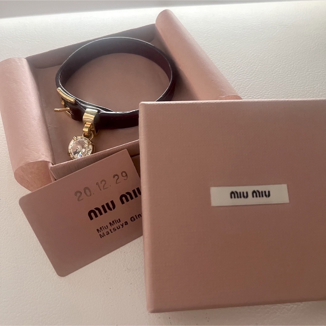 miumiu(ミュウミュウ)のMIUMIU クロコダイル レザーブレスレット Winered レディースのアクセサリー(ブレスレット/バングル)の商品写真