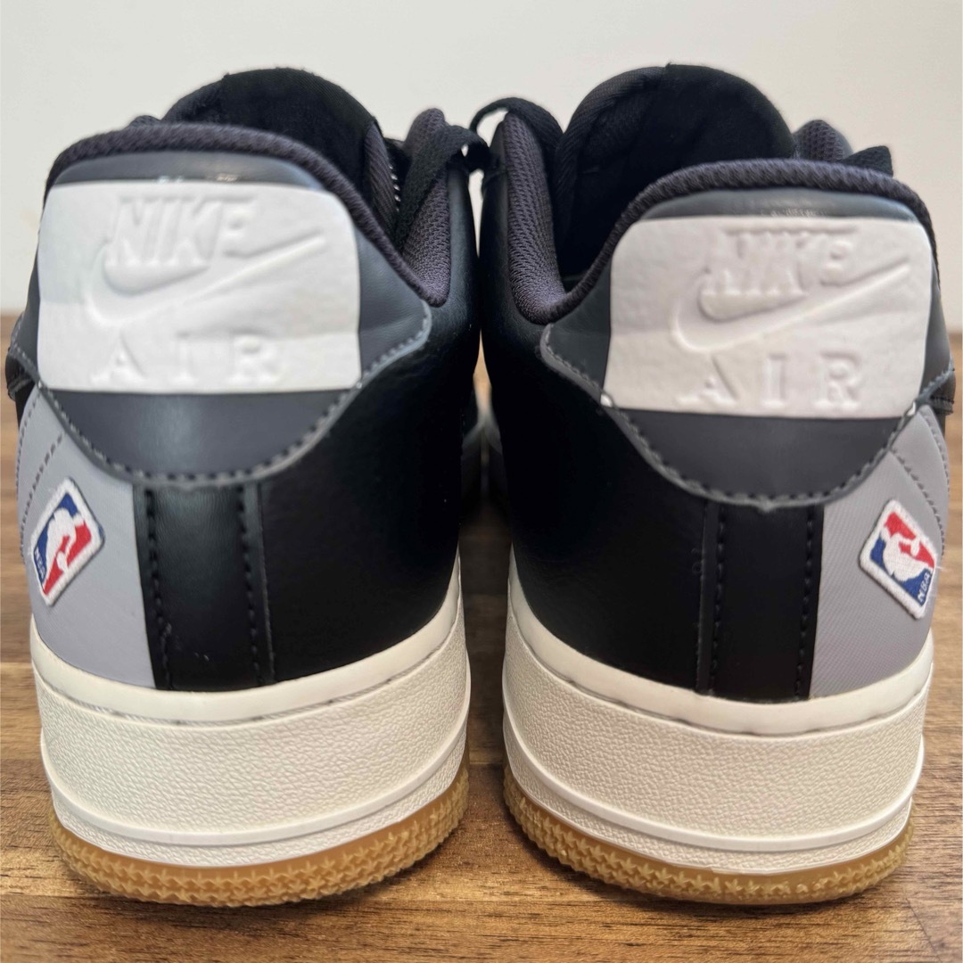 NIKE(ナイキ)のNike Air Force 1 Low 07 NBA Black Silver メンズの靴/シューズ(スニーカー)の商品写真