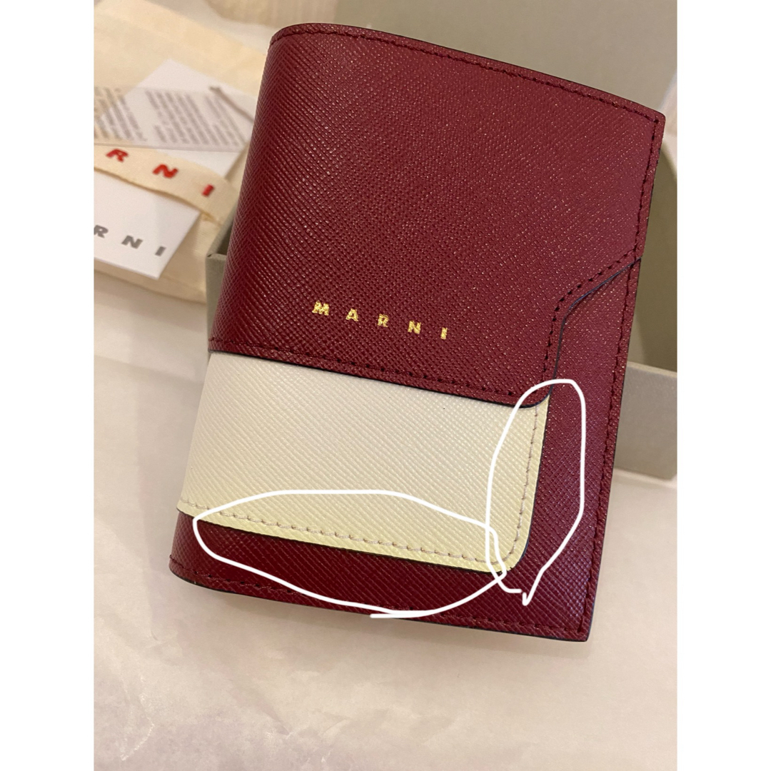 Marni(マルニ)のマルニ MARNI  二つ折り財布 バイフォールドウォレット　ワインレッド　白 レディースのファッション小物(財布)の商品写真