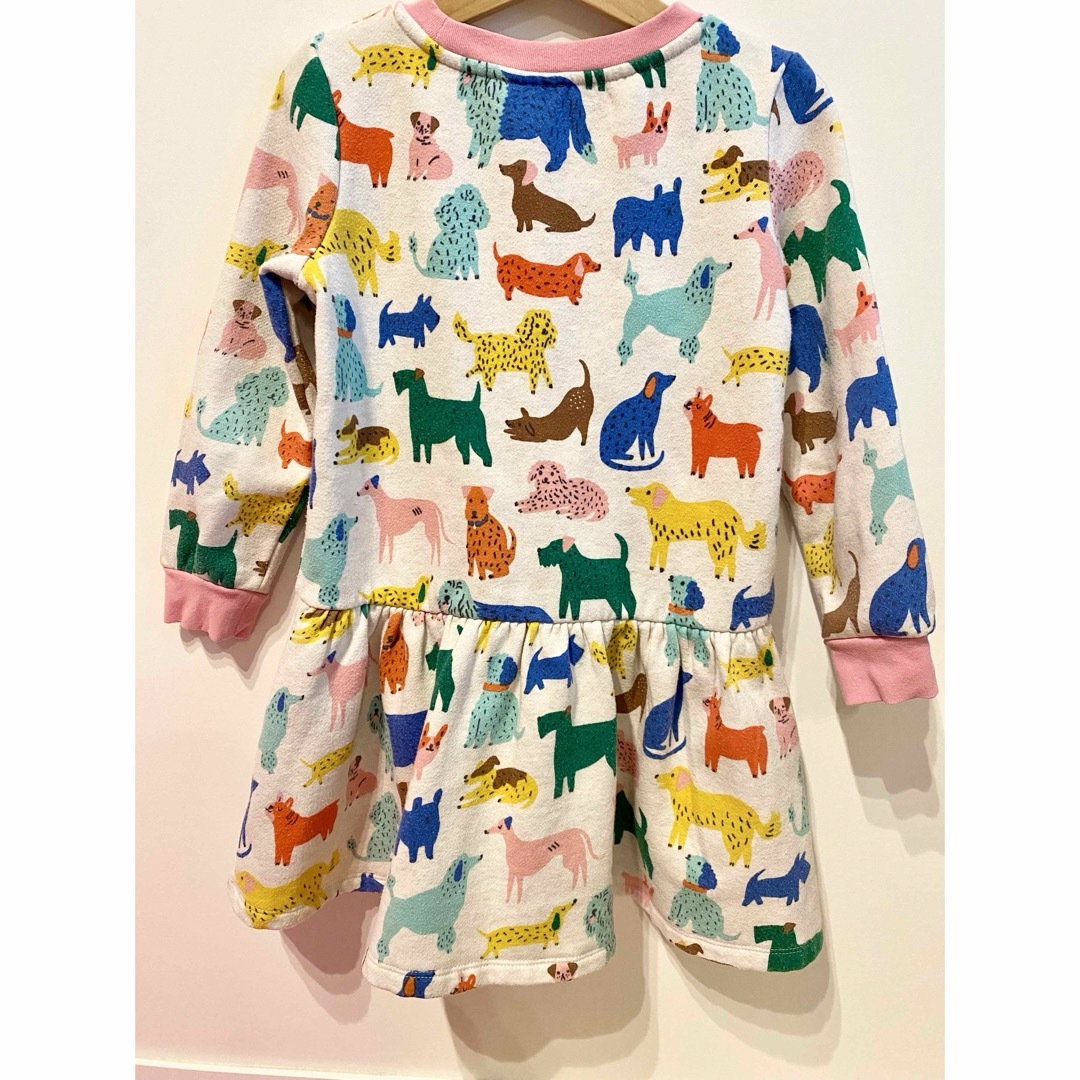 Boden(ボーデン)のMini Boden ワンピース　犬　6-7歳122cm キッズ/ベビー/マタニティのキッズ服女の子用(90cm~)(ワンピース)の商品写真