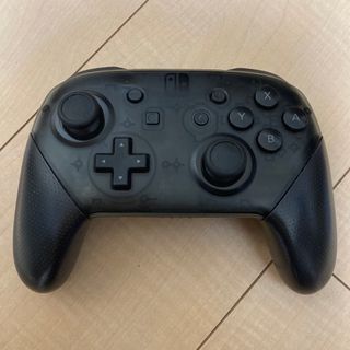 ニンテンドースイッチ(Nintendo Switch)のNintendo Switch Proコントローラー【純正品】(家庭用ゲーム機本体)