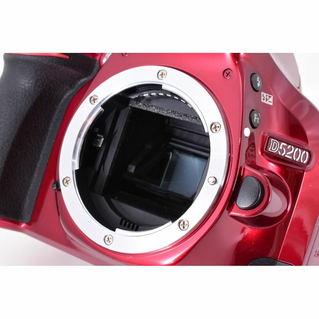 Nikon(ニコン)の【即スマホ転送可能】Nikon D5200 赤/レッド 18-55 レンズセット スマホ/家電/カメラのカメラ(デジタル一眼)の商品写真