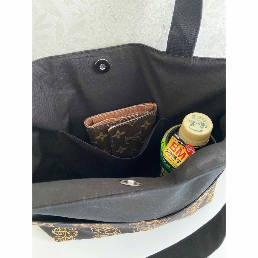 マリメッコ　ヴィヒキルース　トートバッグ 　マザーズバッグ　旅行　通勤バッグ　 レディースのバッグ(トートバッグ)の商品写真