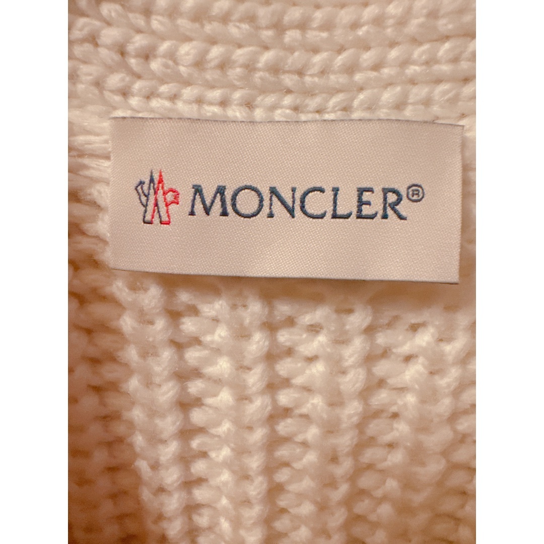 MONCLER(モンクレール)の半額以下！【新品】今期新作モンクレール　ベスト レディースのジャケット/アウター(ダウンベスト)の商品写真