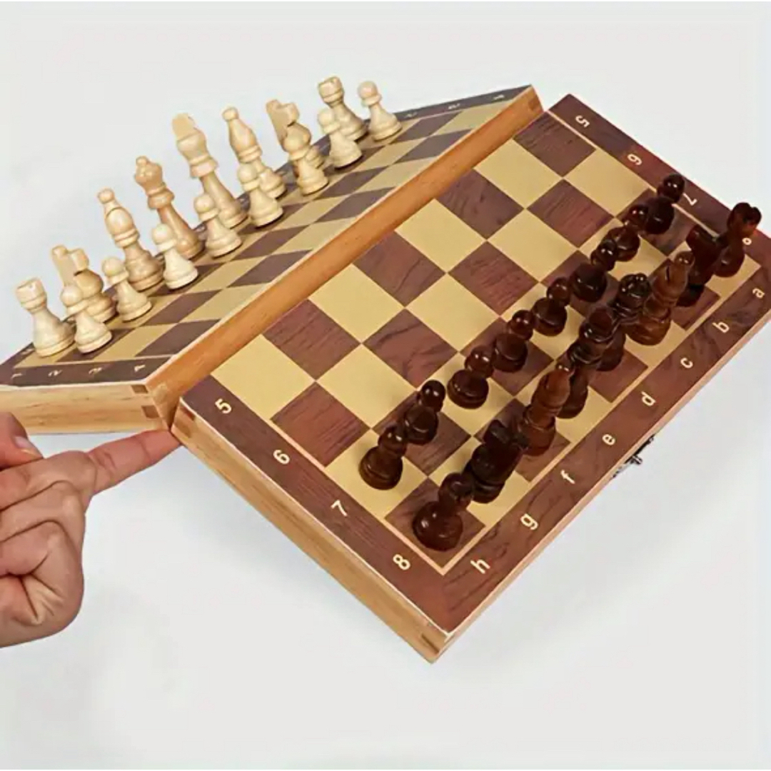 【新品未使用】折りたたみ式チェス盤　セット エンタメ/ホビーのテーブルゲーム/ホビー(オセロ/チェス)の商品写真