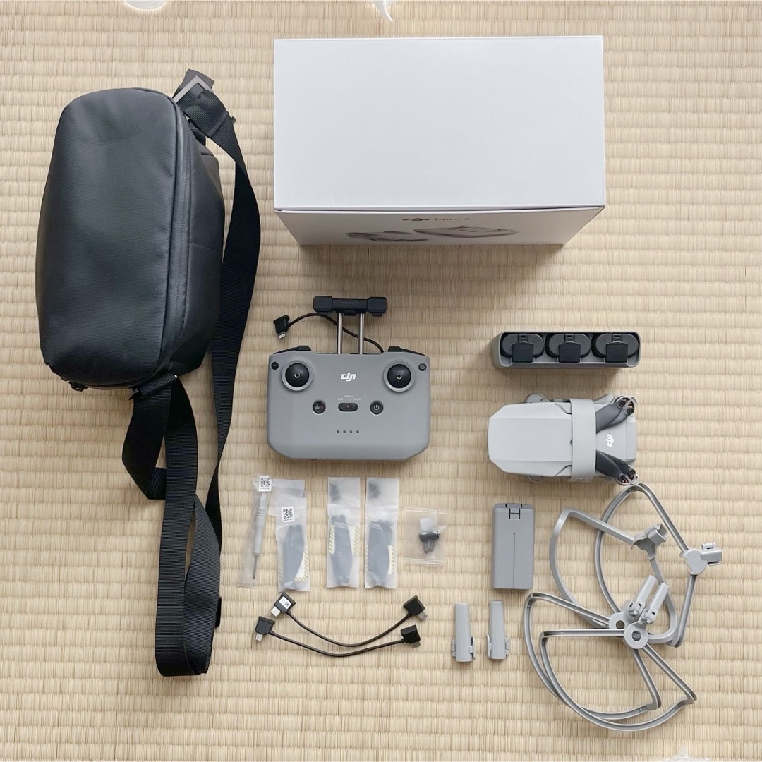 Inspire（DJI）(インスパイア)のDJImini2 フライモアコンボ＋アクセサリー付き エンタメ/ホビーのテーブルゲーム/ホビー(航空機)の商品写真