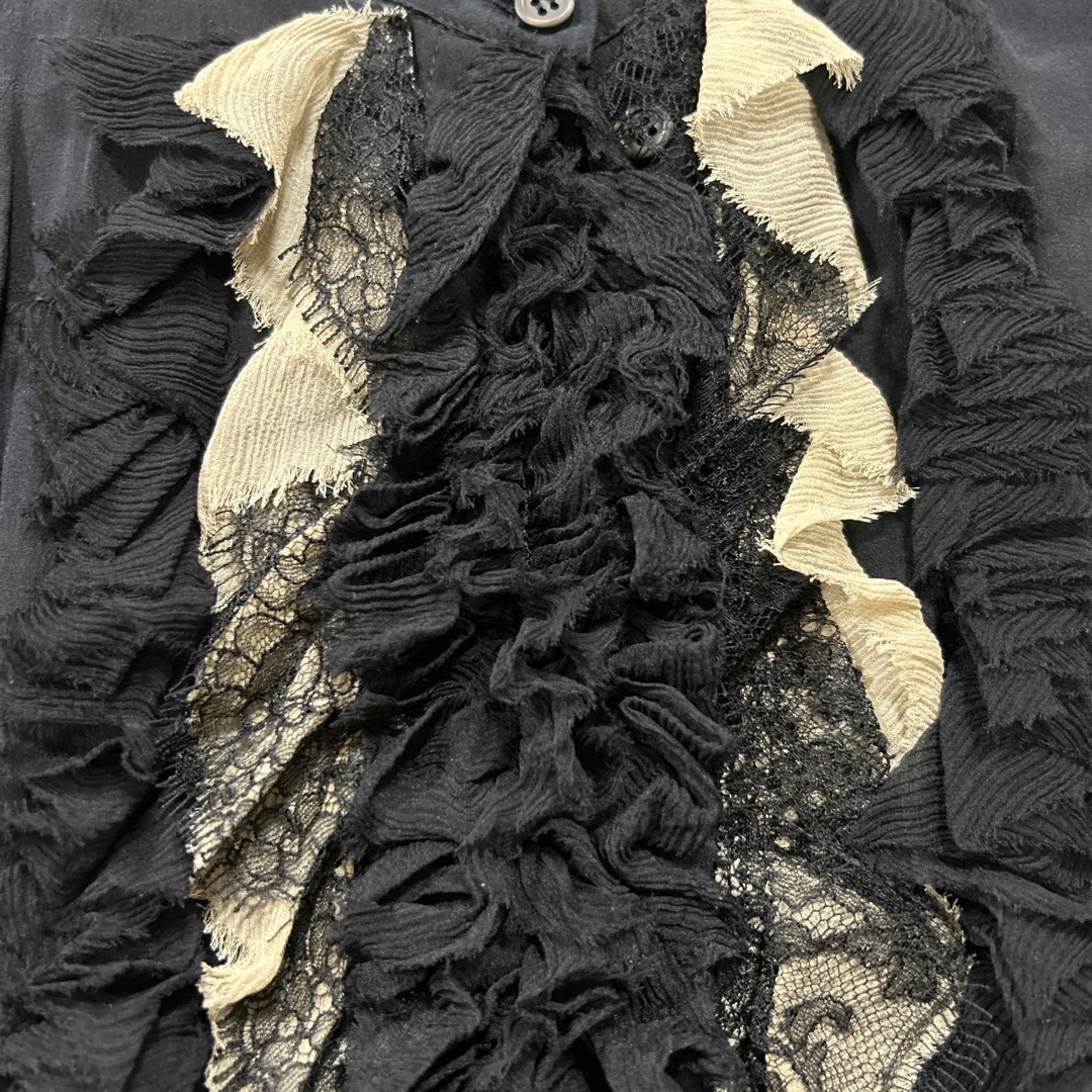 PRADA(プラダ)のプラダ黒フリルレースノースリーブブラウス レディースのトップス(シャツ/ブラウス(半袖/袖なし))の商品写真