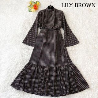 Lily Brown - リリーブラウン　総柄セットアップ　レトロ　ティアード　襟リボン　ネイビー