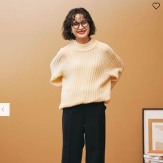 ユニクロ(UNIQLO)のUNIQLO U ローゲージモックネックセーター（長袖） ナチュラル XL(ニット/セーター)