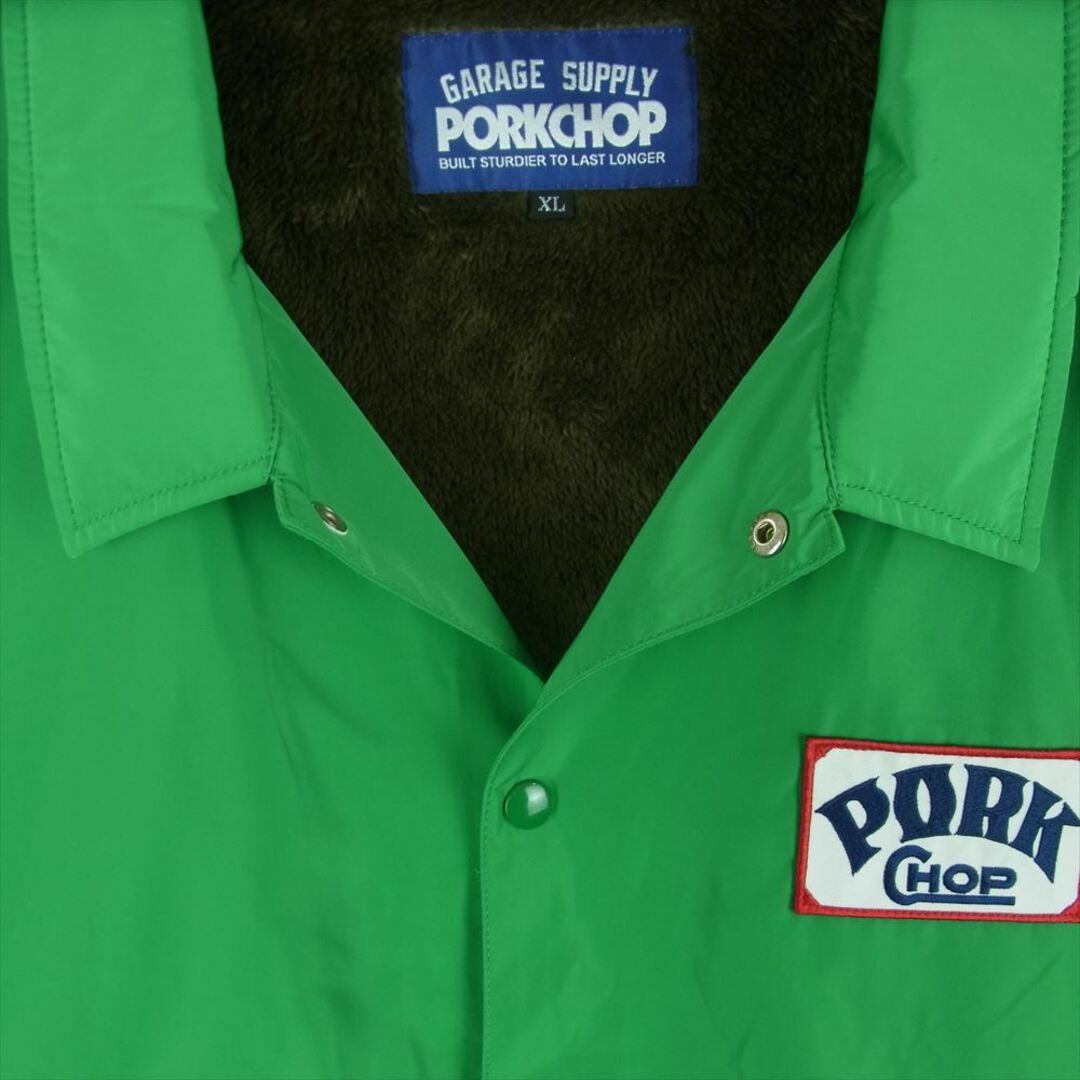 ポークチョップガレージサプライ PORKCHOP GARAGE SUPPLY 裏フリース バックロゴ プリント ワッペン付き コーチ ジャケット グリーン系 XL【中古】 メンズのジャケット/アウター(ナイロンジャケット)の商品写真