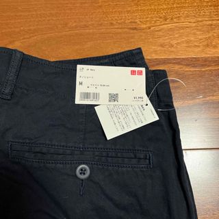 ユニクロ(UNIQLO)のユニクロ　チノショーツ　紺色　Mサイズ(ショートパンツ)